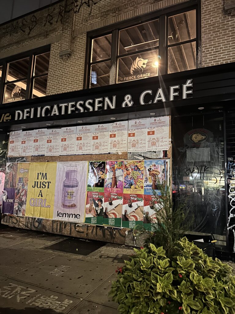 Low cost poster adverting USA and UK