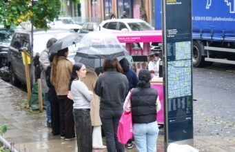 Why Guerrilla Marketing During the Christmas Period Boosts Sales and Brand Loyalty Creative pop-up experience bringing festive joy and driving sales — an example of cost-effective Christmas guerrilla marketing